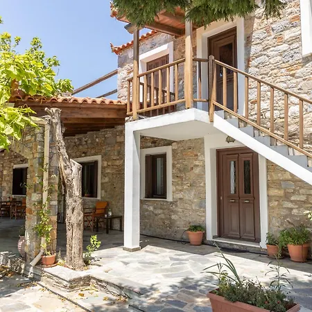 Holiday home Stone Wood House *